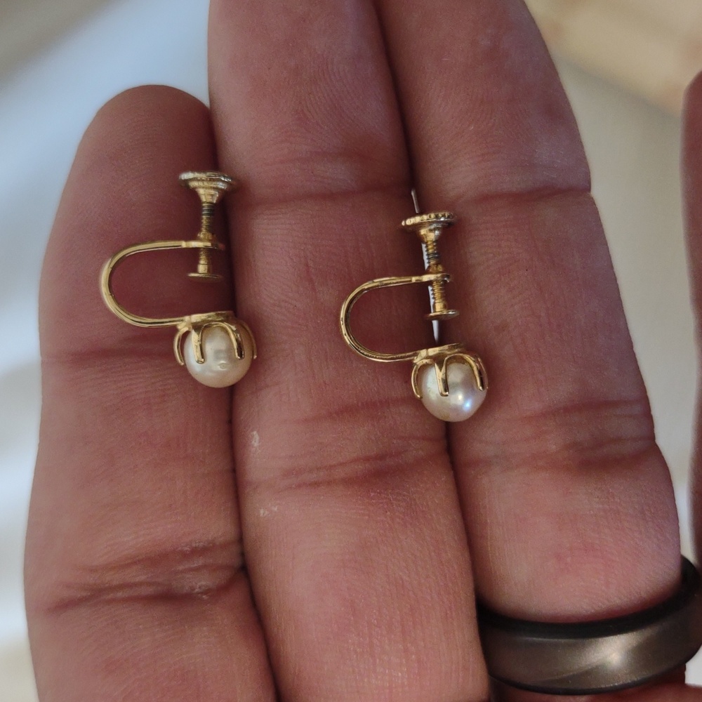 Screw Back Gold Tone Pearl Earrings - Picture 2 of 2